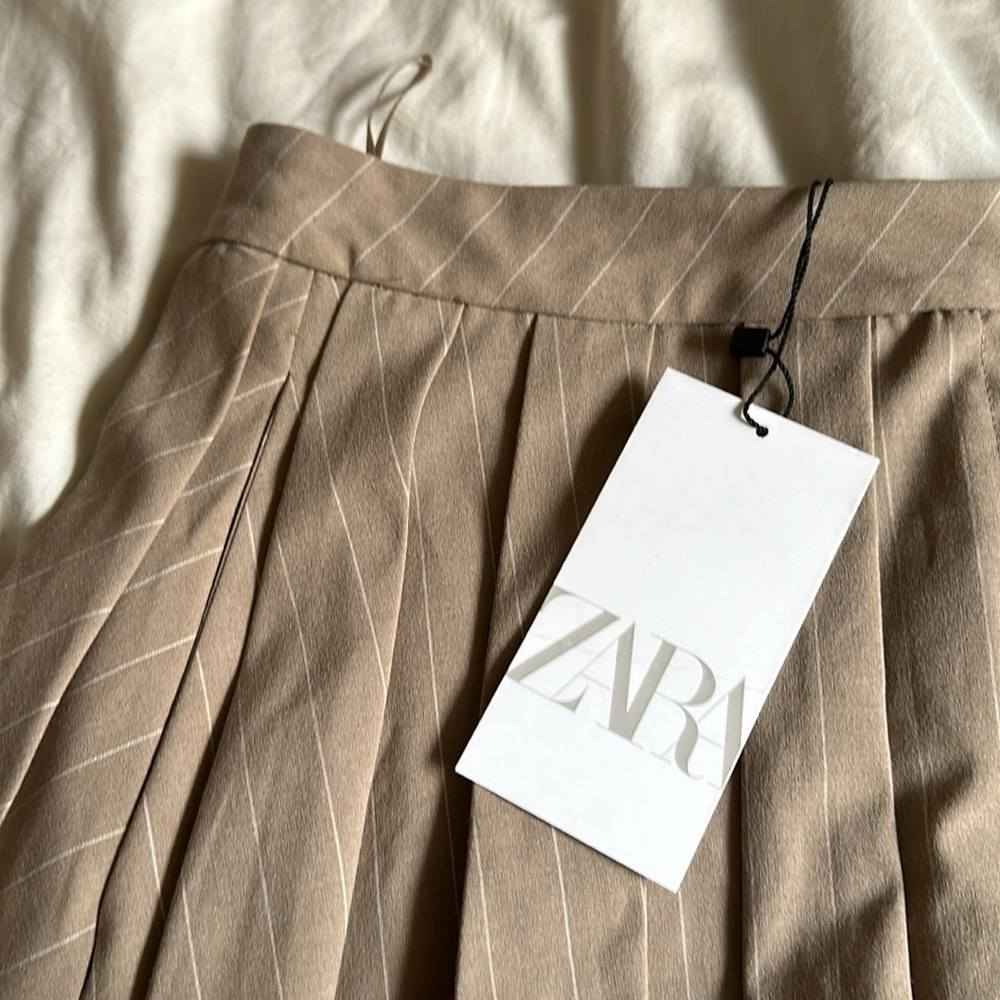 Zara Boxy Mini Micro Pleated Striped Skirt in Tan Bloggers Fave Medium NWT - Picture 10 of 10